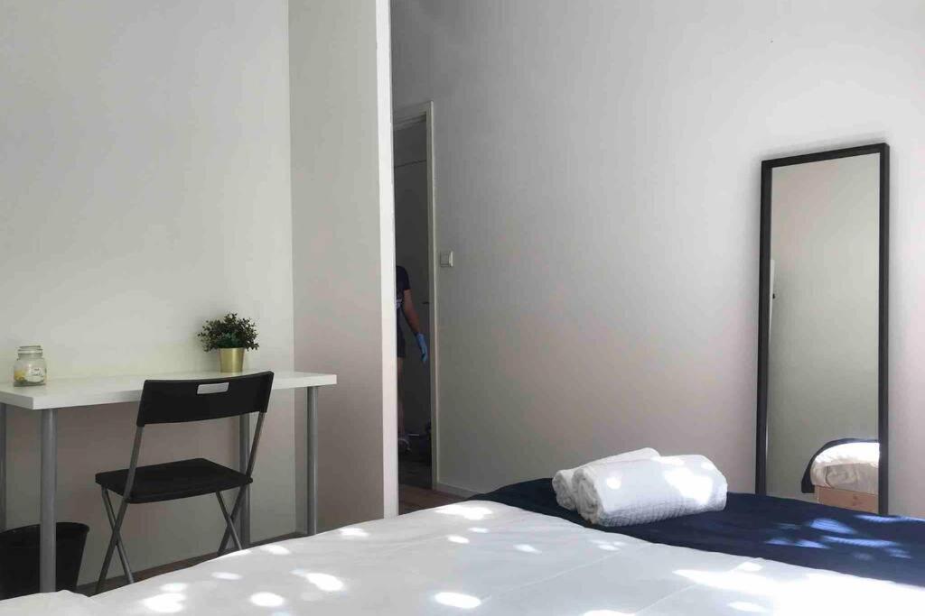 New Cozy Room With Private Bathroom Delft City P-Room 1 Экстерьер фото