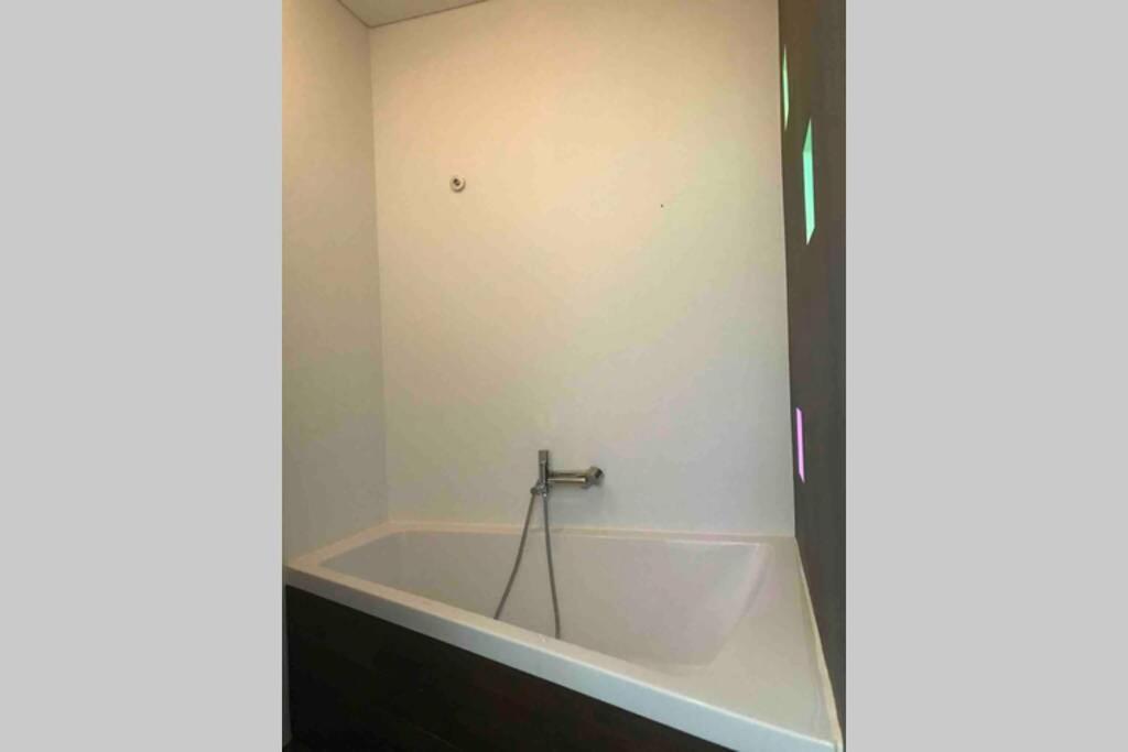 New Cozy Room With Private Bathroom Delft City P-Room 1 Экстерьер фото
