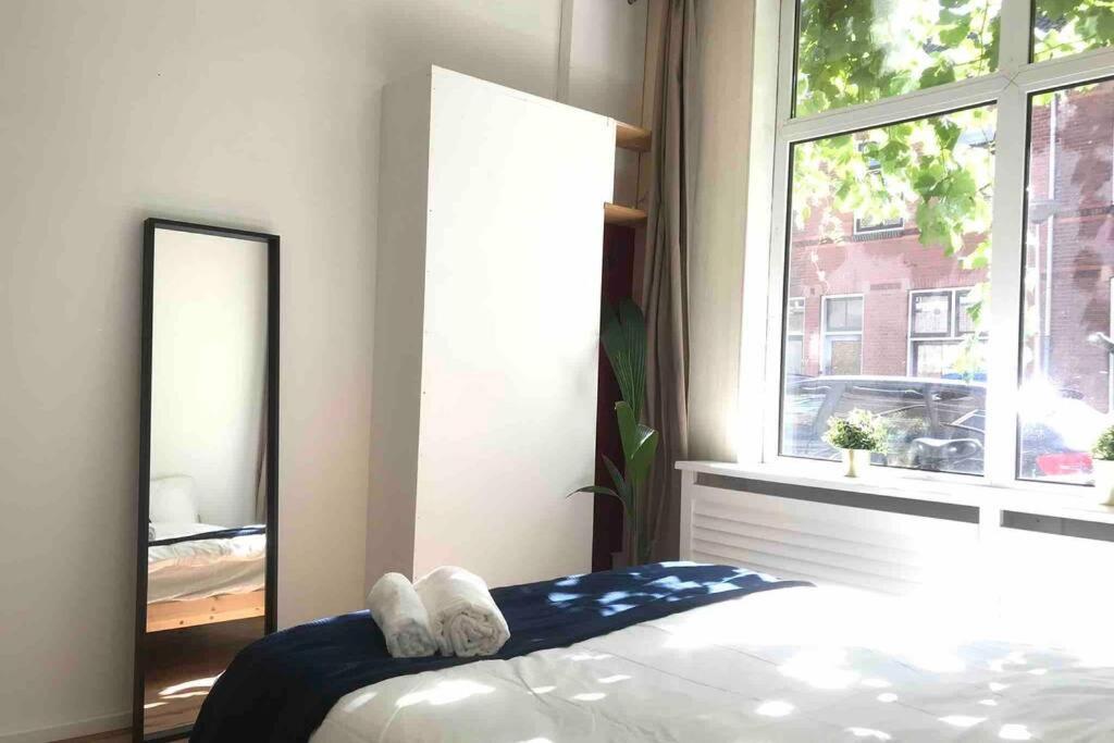 New Cozy Room With Private Bathroom Delft City P-Room 1 Экстерьер фото