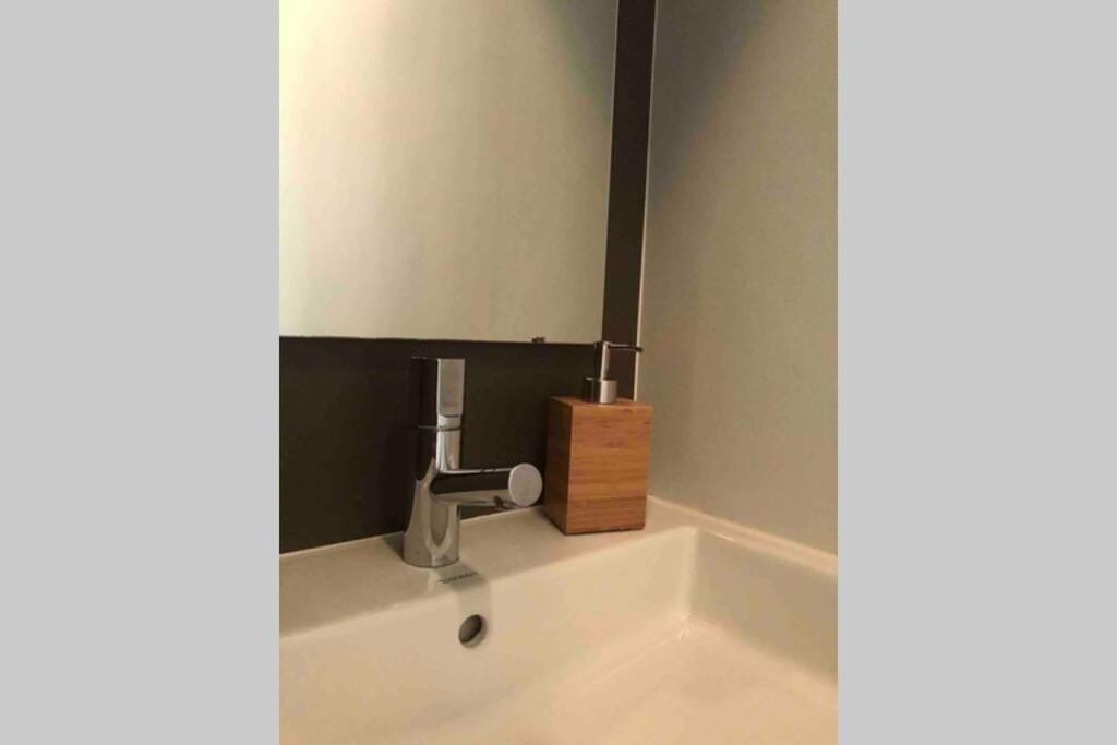 New Cozy Room With Private Bathroom Delft City P-Room 1 Экстерьер фото